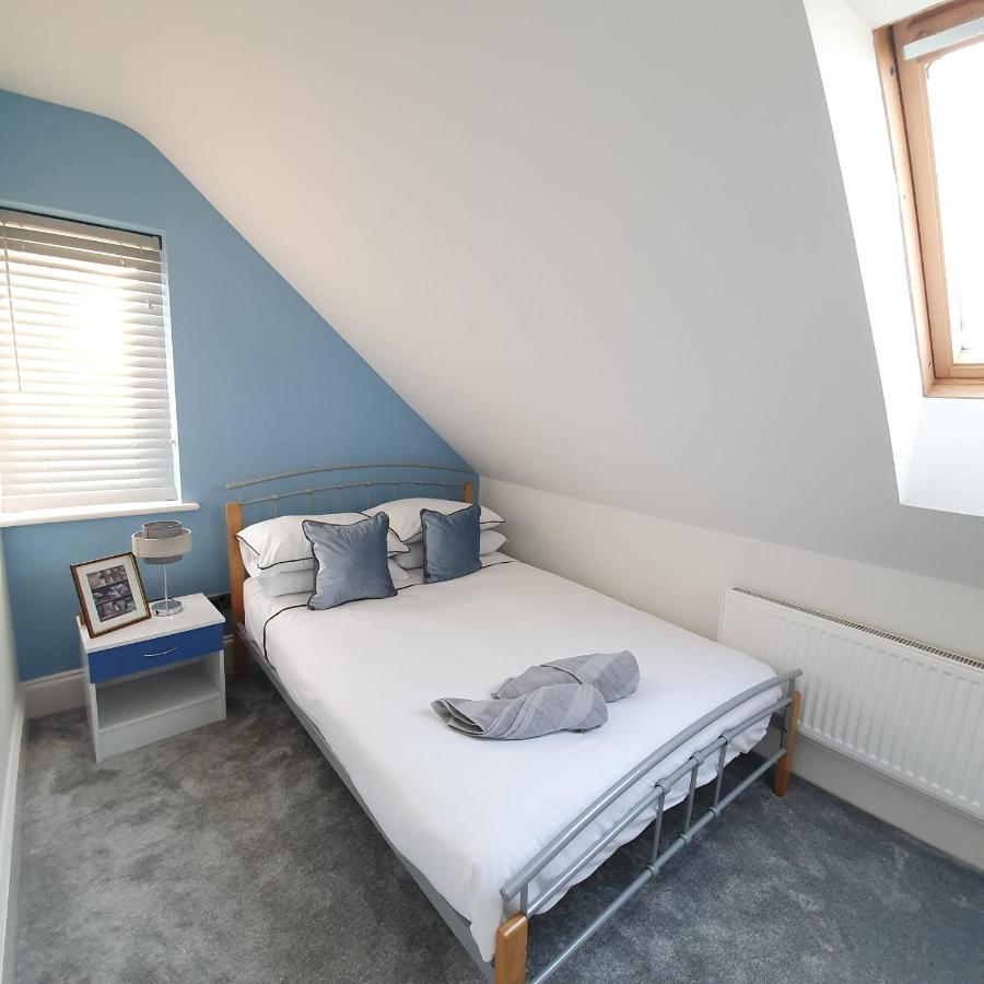 Spacious Beautiful And Warm Cottage With Parking Челмсфорд Екстериор снимка